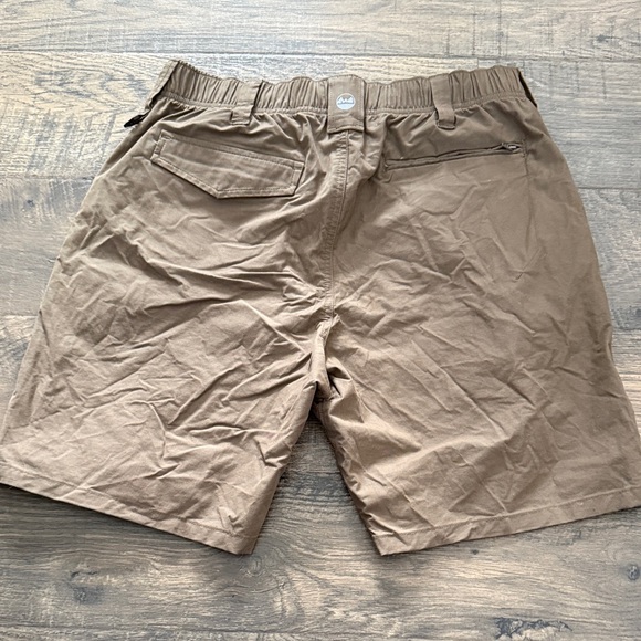 Wrangler Men's Brown Flat Front Shorts - Picture 4 of 4